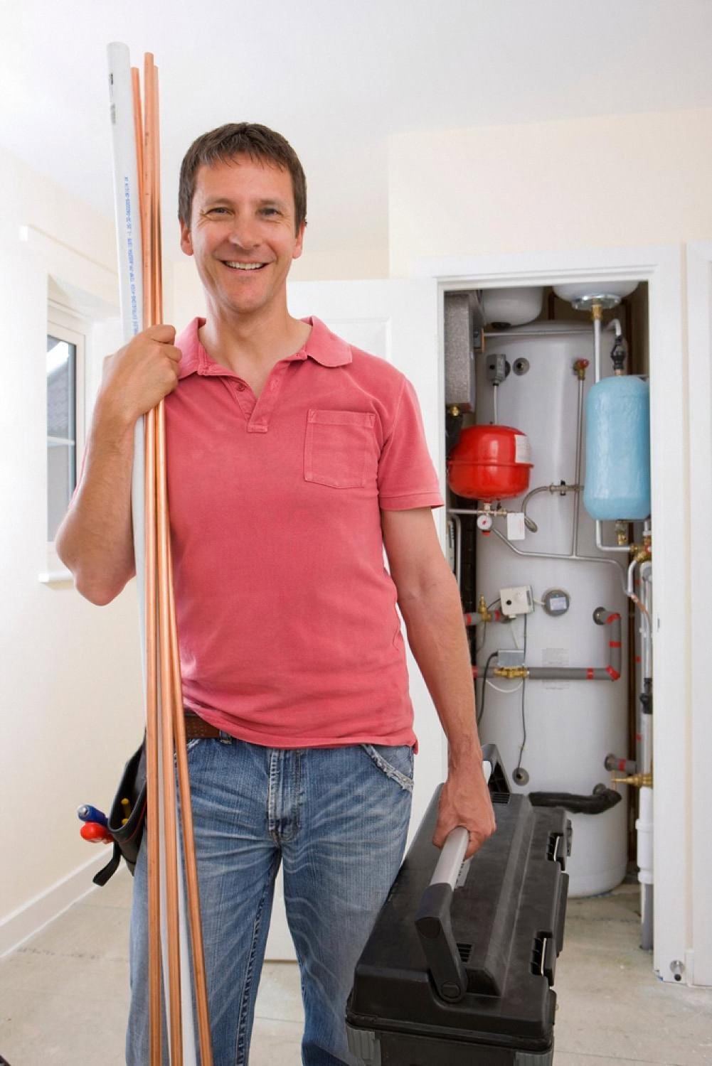 When to Call a Professional Plumber in the UAE: A Local Guide